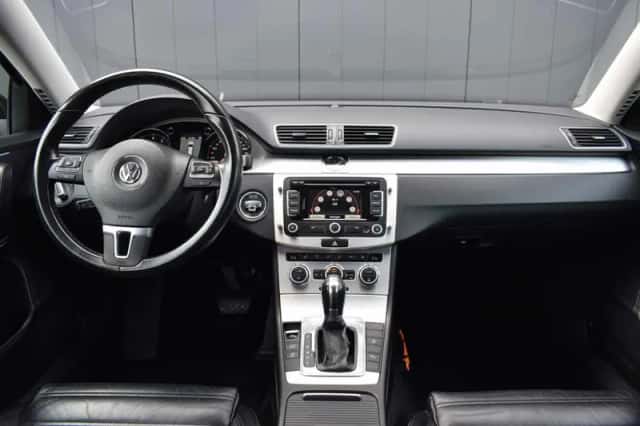 Volkswagen Passat (2012) thumbnail 6