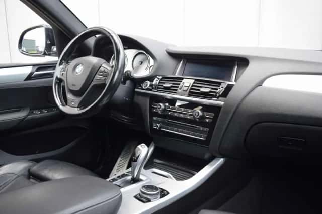 BMW X4 (2015) thumbnail 2