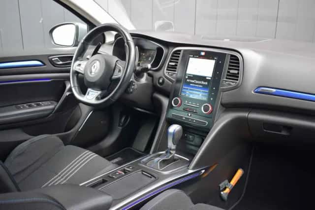 Renault Mégane (2017) thumbnail 2
