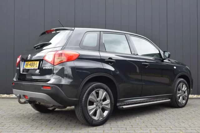 Suzuki Vitara (2015) thumbnail 5