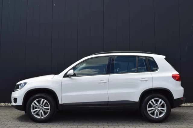Volkswagen Tiguan (2013) thumbnail 3