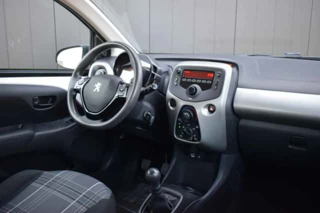 Peugeot 108 (2018) thumbnail 2