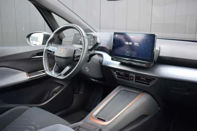 CUPRA Born (2022) thumbnail 2