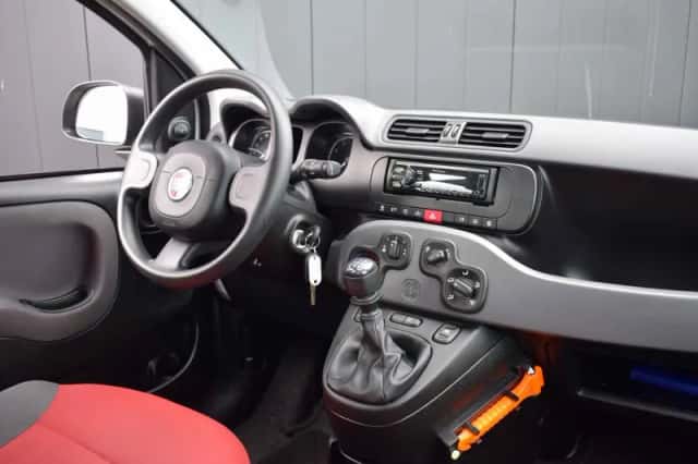 Fiat Panda (2015) thumbnail 2