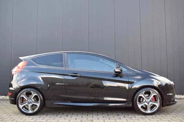 Ford Fiesta (2016) thumbnail 4