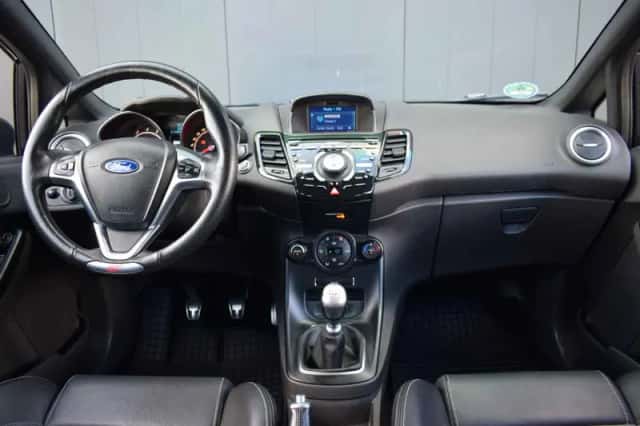 Ford Fiesta (2016) thumbnail 6