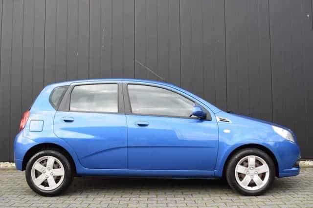 Chevrolet Aveo (2009) thumbnail 4