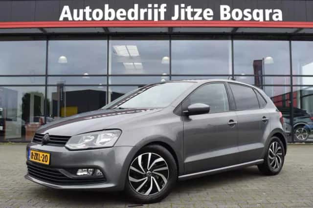Volkswagen Polo (2015) thumbnail 1