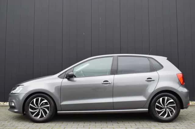 Volkswagen Polo (2015) thumbnail 3