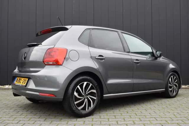 Volkswagen Polo (2015) thumbnail 5