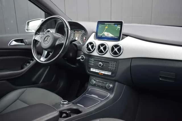 Mercedes-Benz B-Klasse (2015) thumbnail 2