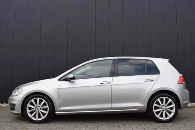 Volkswagen Golf (2014) thumbnail 3