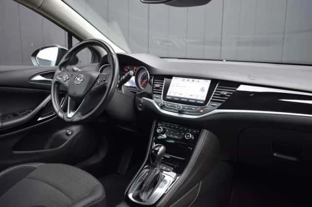 Opel Astra (2016) thumbnail 2