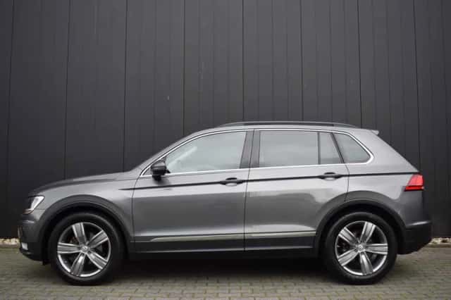 Volkswagen Tiguan (2016) thumbnail 3