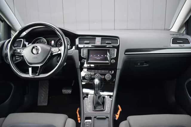 Volkswagen Golf (2013) thumbnail 6