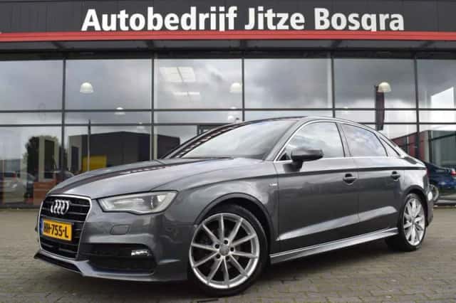 Audi A3 (2015) thumbnail 1