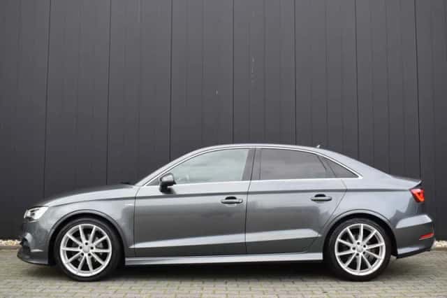 Audi A3 (2015) thumbnail 3