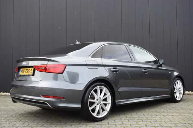 Audi A3 (2015) thumbnail 5