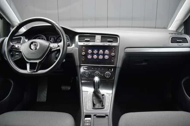 Volkswagen Golf (2017) thumbnail 6