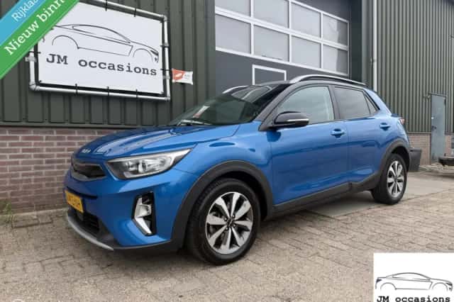 Kia Stonic (2021) thumbnail 1