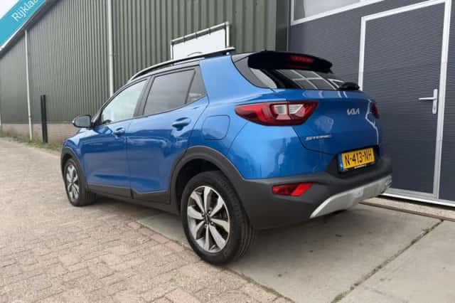 Kia Stonic (2021) thumbnail 4
