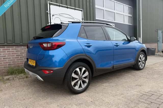 Kia Stonic (2021) thumbnail 6