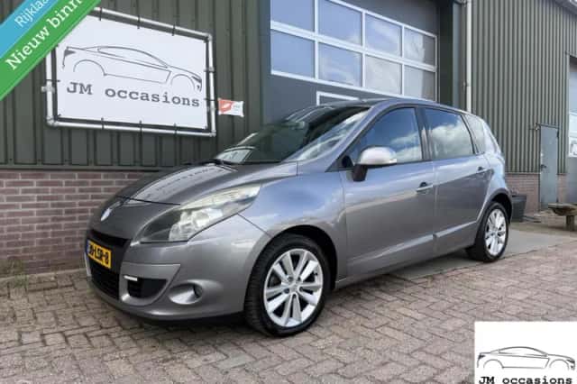 Renault Scénic (2010) thumbnail 1