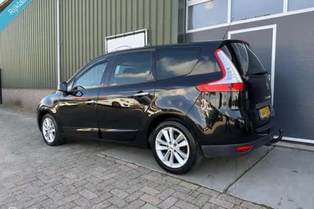 Renault Scénic (2011) thumbnail 2