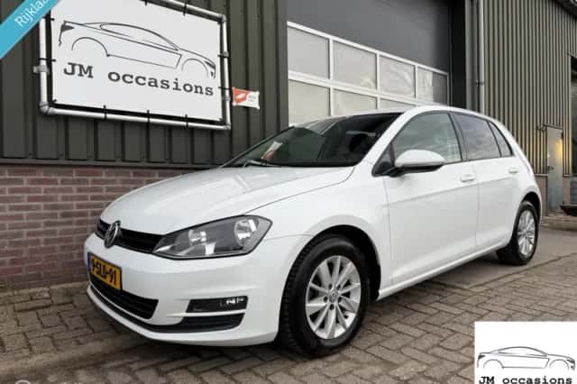 Volkswagen Golf (2013) thumbnail 1