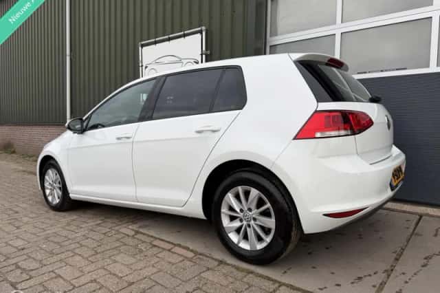 Volkswagen Golf (2013) thumbnail 3