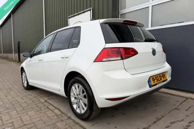 Volkswagen Golf (2013) thumbnail 4