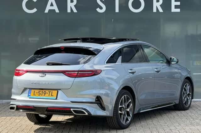 Kia ProCeed (2021) thumbnail 2