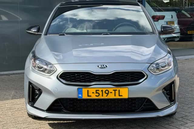 Kia ProCeed (2021) thumbnail 4