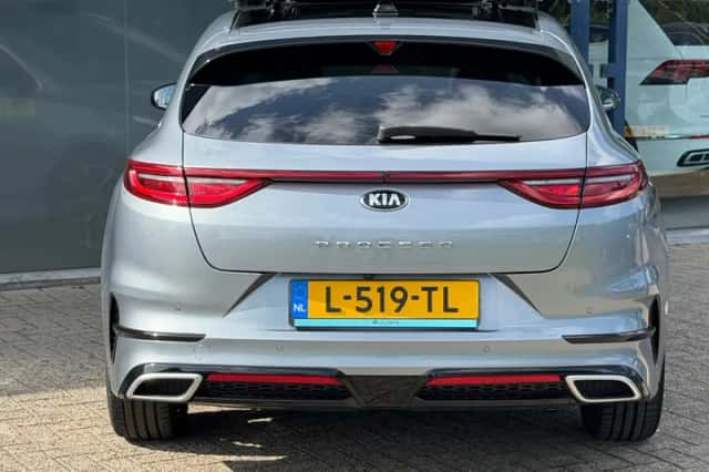 Kia ProCeed (2021) thumbnail 5