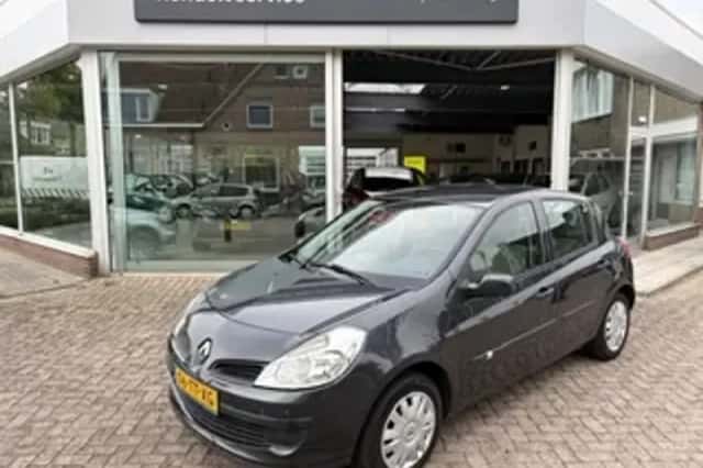 Renault Clio (2007) thumbnail 1