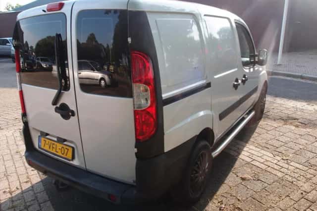 Fiat Doblò (2009) thumbnail 3