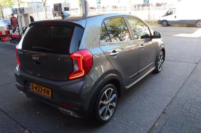 Kia Picanto (2023) thumbnail 4