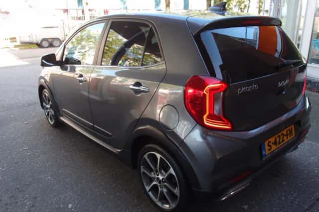 Kia Picanto (2023) thumbnail 6
