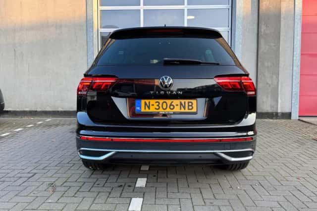 Volkswagen Tiguan (2021) thumbnail 6