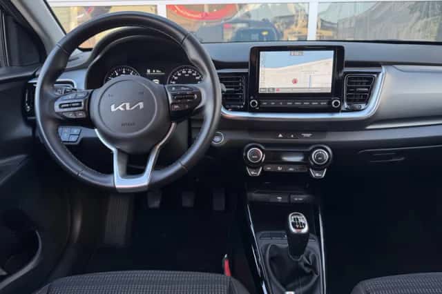 Kia Stonic (2022) thumbnail 3