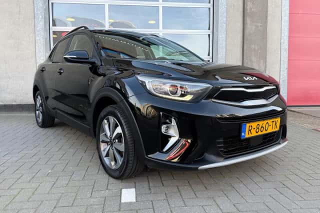 Kia Stonic (2022) thumbnail 4