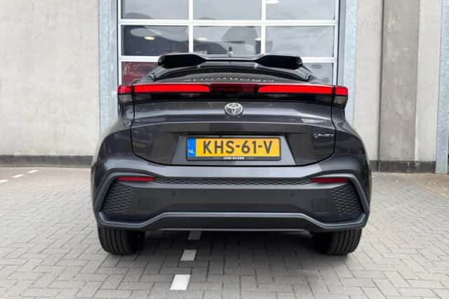 Toyota C-HR (2026) thumbnail 5