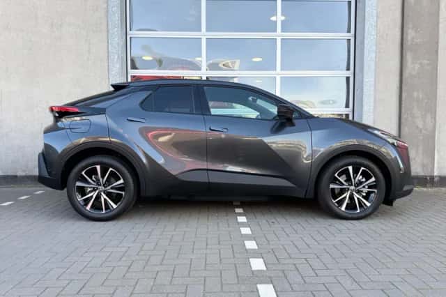 Toyota C-HR (2026) thumbnail 6