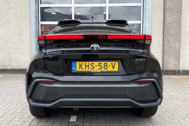 Toyota C-HR (2026) thumbnail 5
