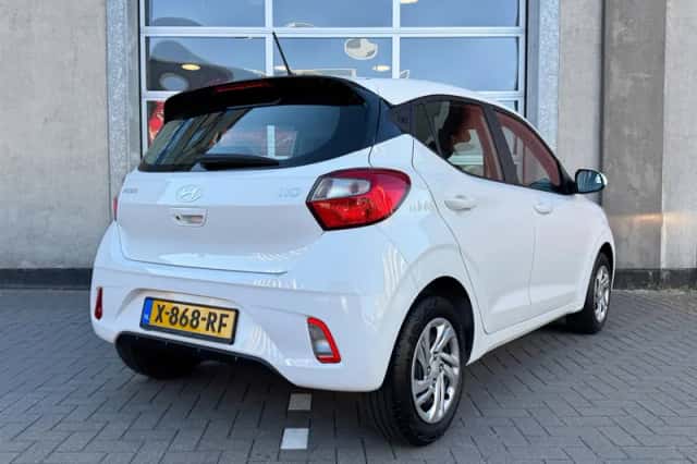 Hyundai i10 (2024) thumbnail 2