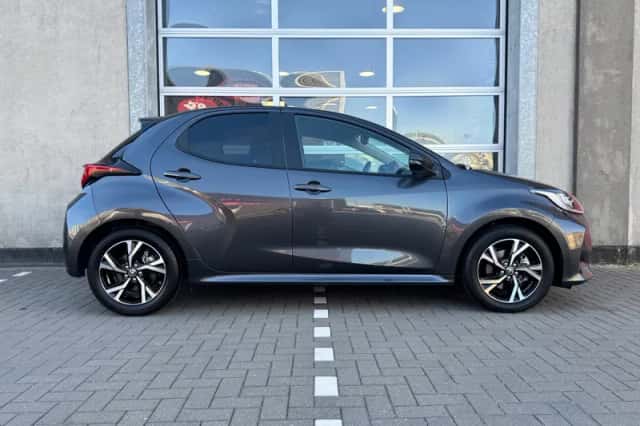 Toyota Yaris (2025) thumbnail 6