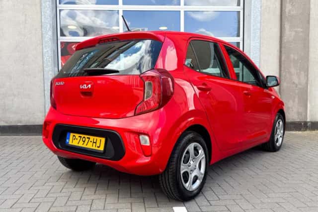 Kia Picanto (2022) thumbnail 2