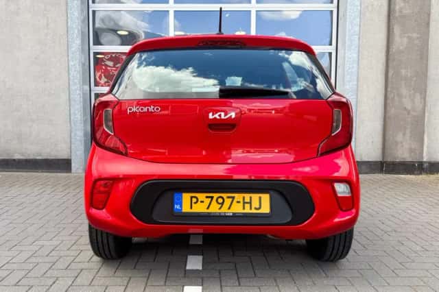 Kia Picanto (2022) thumbnail 5