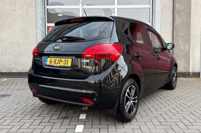Kia Venga (2014) thumbnail 2