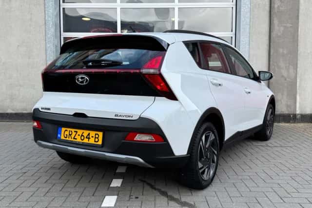 Hyundai Bayon (2024) thumbnail 2